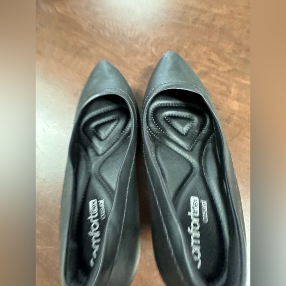 Women’s Black Comfortflex Heels size 9 - Picture 5 of 5